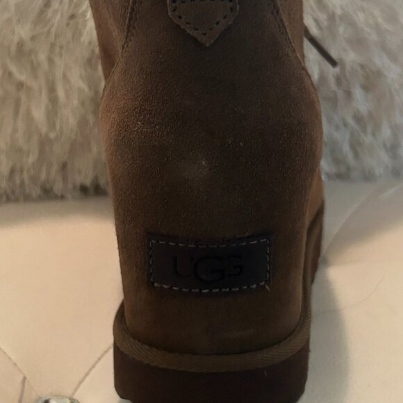 Ugg Boots - Picture 3 of 6